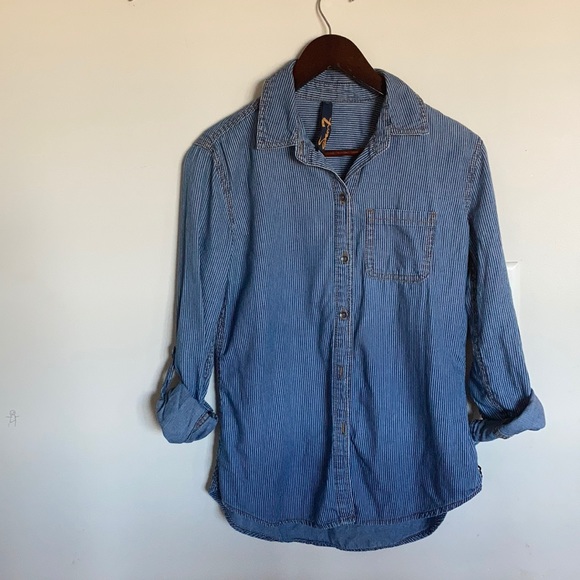 Size small soft denim top - Picture 4 of 4